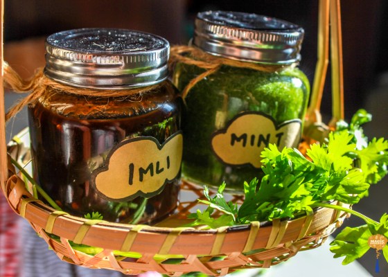 photo of tamarind (imli) and mint chutney