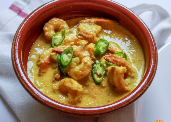 photo of Shrimps in a light coconut gravy