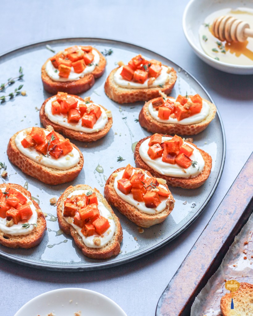 recipe of crostini with sweet potato and labneh