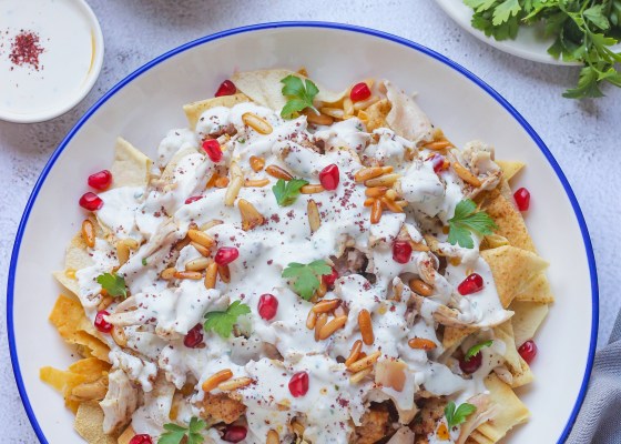 Sumac chicken fatteh