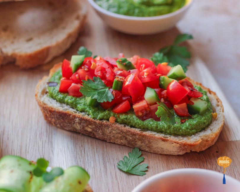 breakfast toasts: pesto with cherry tomatoes
