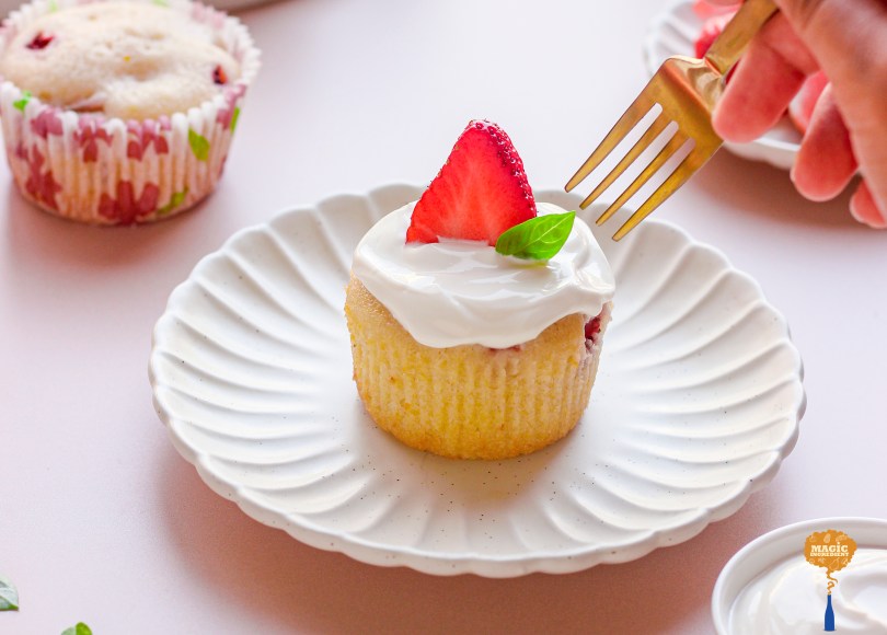 Strawberry Muffin with labneh frosting
