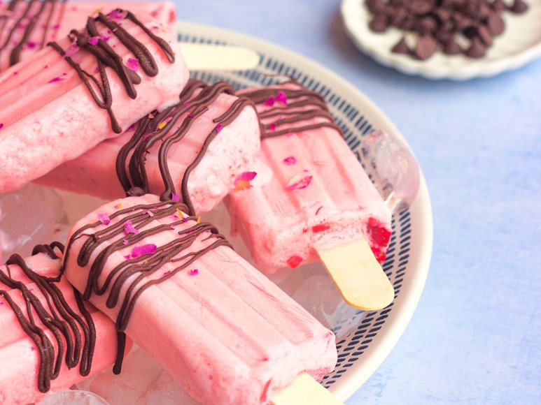 Strawberry cream pops with chocolate drizzle