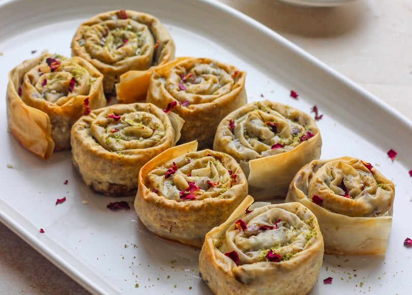 Stuffed baklava rose