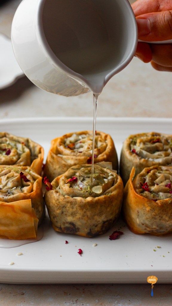 Stuffed baklava rose
