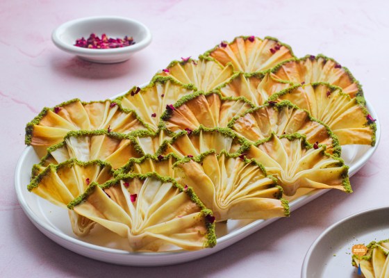 Filo fans with pistachio