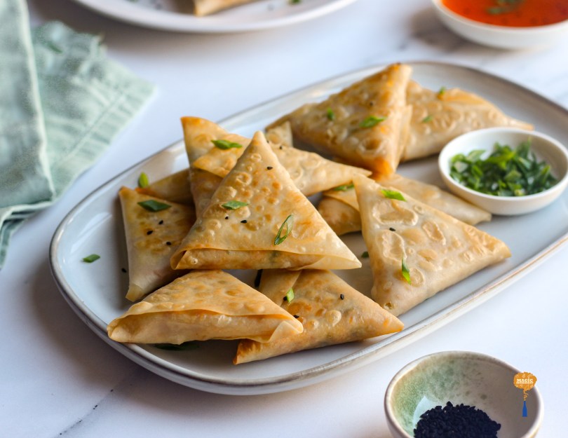 Gochujang Chicken Samosas