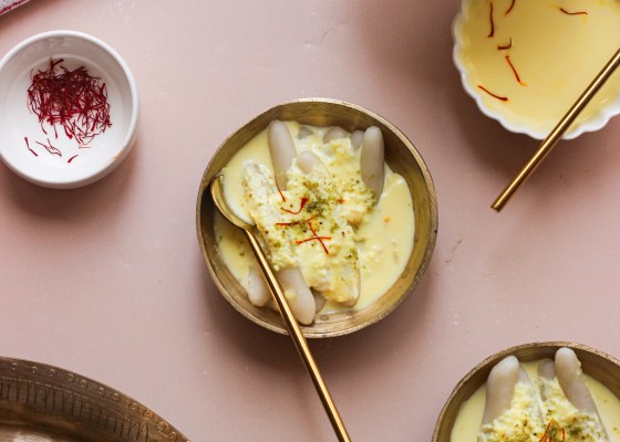 Anguli (finger) pitha with rabri