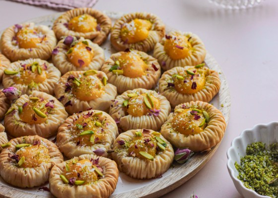 Mango stuffed filo pastry bracelets