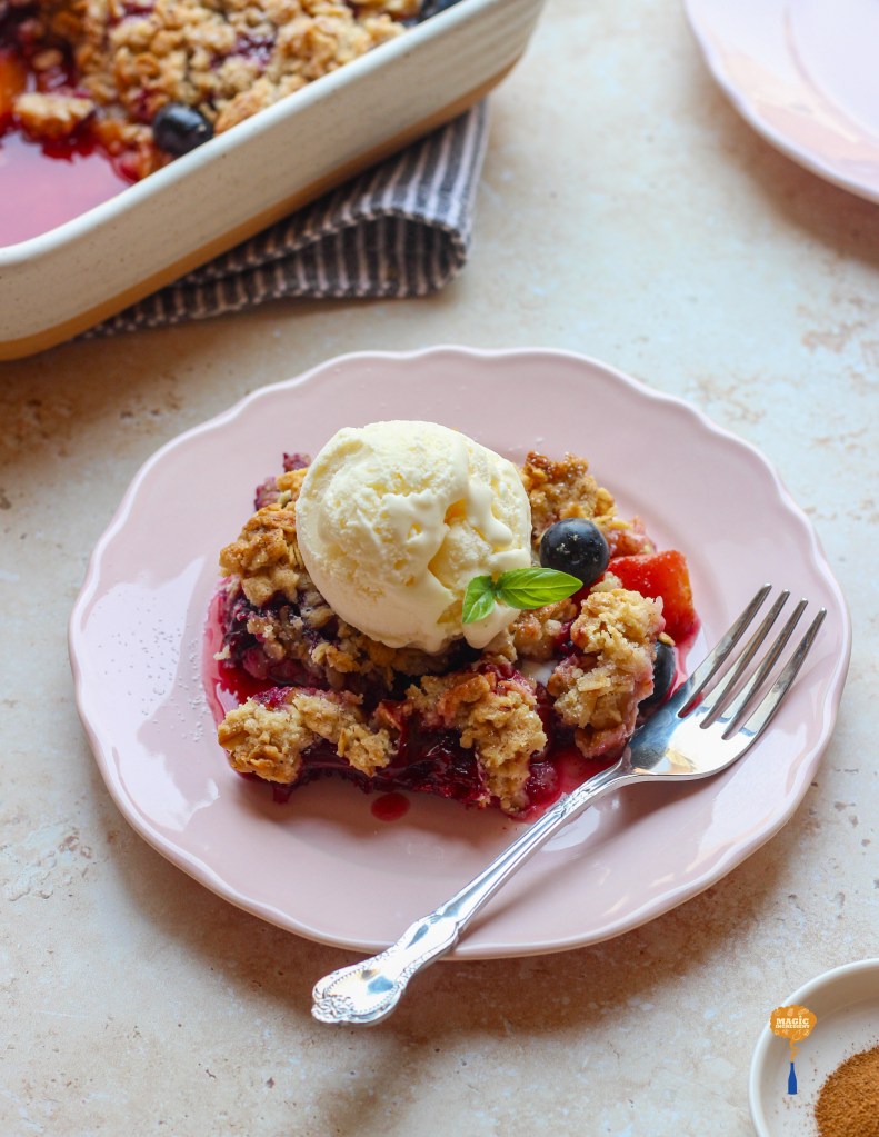 Peach blueberry crumble