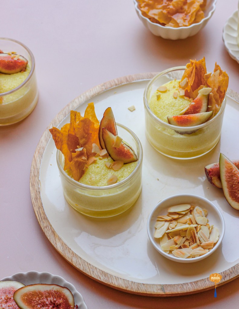 Semolina pudding with baklava shards and figs