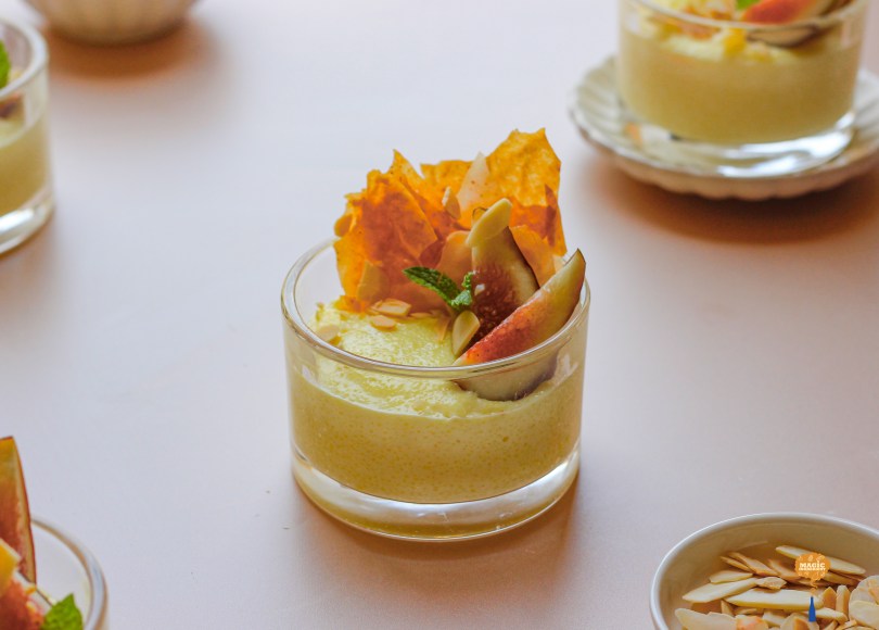 Semolina pudding with baklava shards and figs