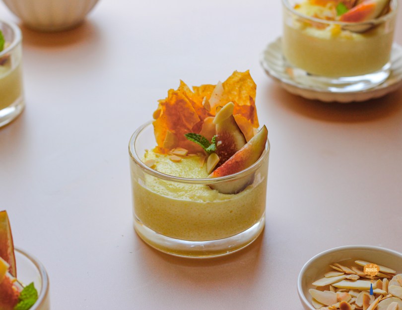 Semolina pudding with baklava shards and figs