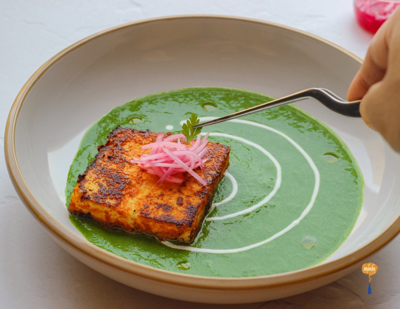 Paneer tikka with creamy palak gravy