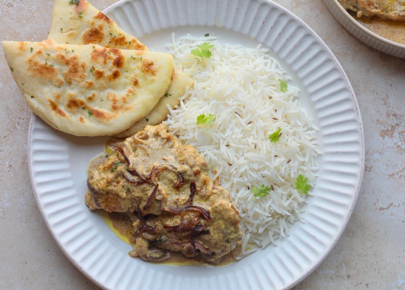 Creamy chicken curry with labneh